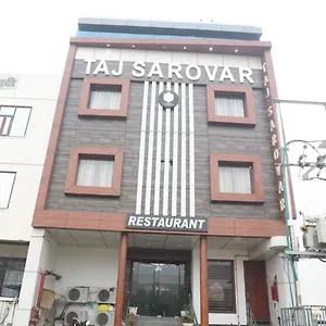 *** Hotel Taj Sarovar India
