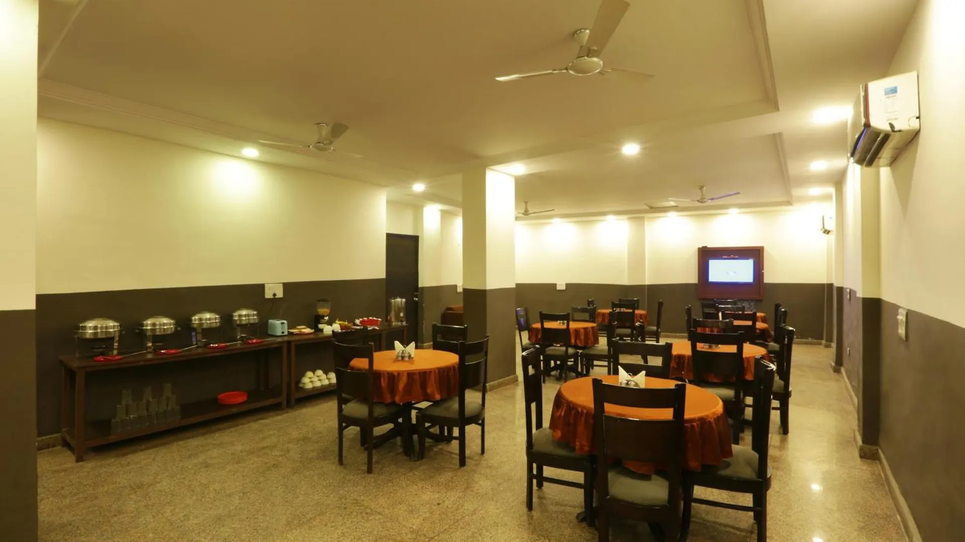 Bed & Breakfast Hotel Park Suites - Near Igi Airport Terminal 3 New Delhi
