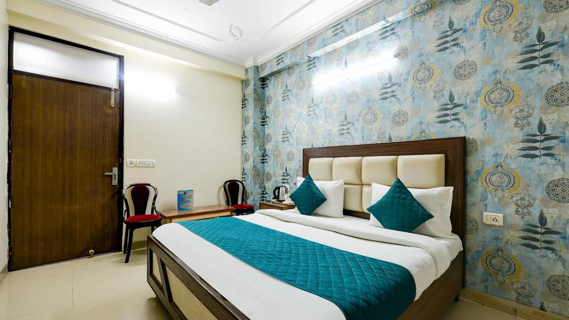 Bed & Breakfast Hotel Park Suites - Near Igi Airport Terminal 3 New Delhi