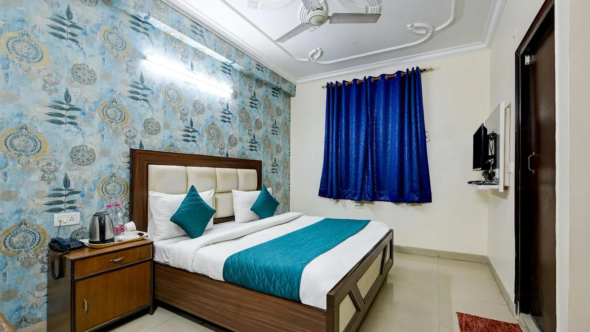 Hotel Park Suites - Near Igi Airport Terminal 3 New Delhi Bed & Breakfast