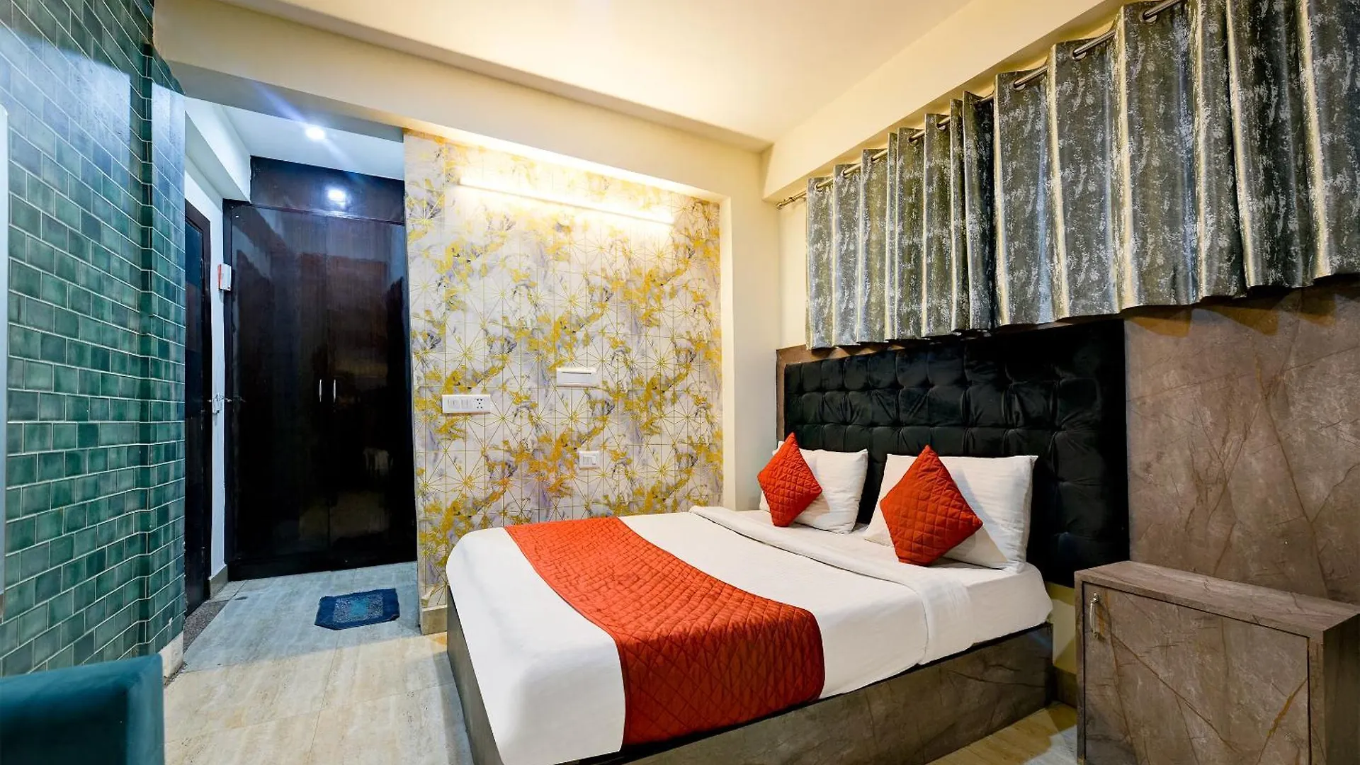 Bed & Breakfast Hotel Park Suites - Near Igi Airport Terminal 3 New Delhi